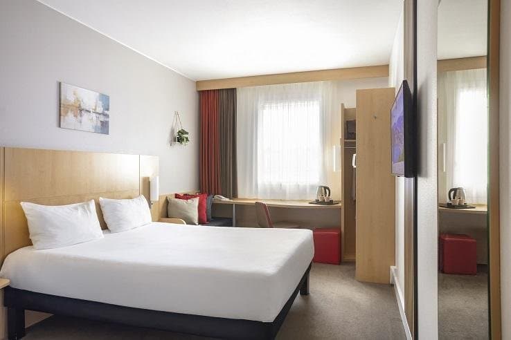 Hotel Schweiz Tessin Lago Maggiore Sommer – Ibis Lugano Paradiso Zimmer, Paradiso
