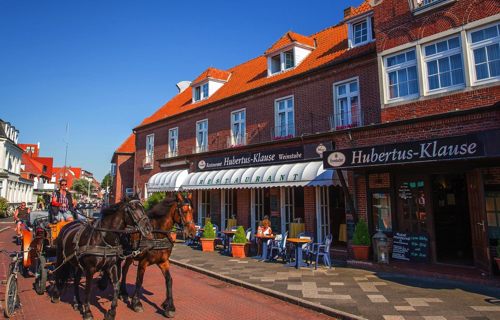 GemĂĽtliche StraĂźenszene Nordseehotel Freese Juist