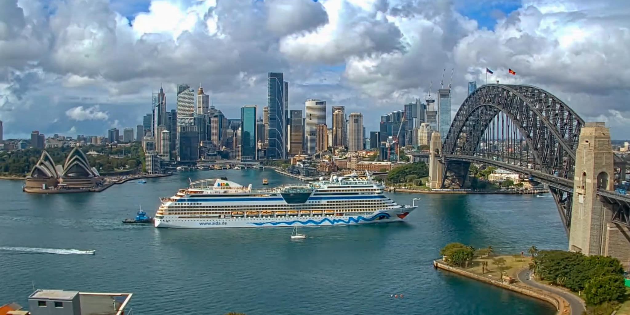 AIDAmar in Sydney. (Foto: webcamsydney.com)