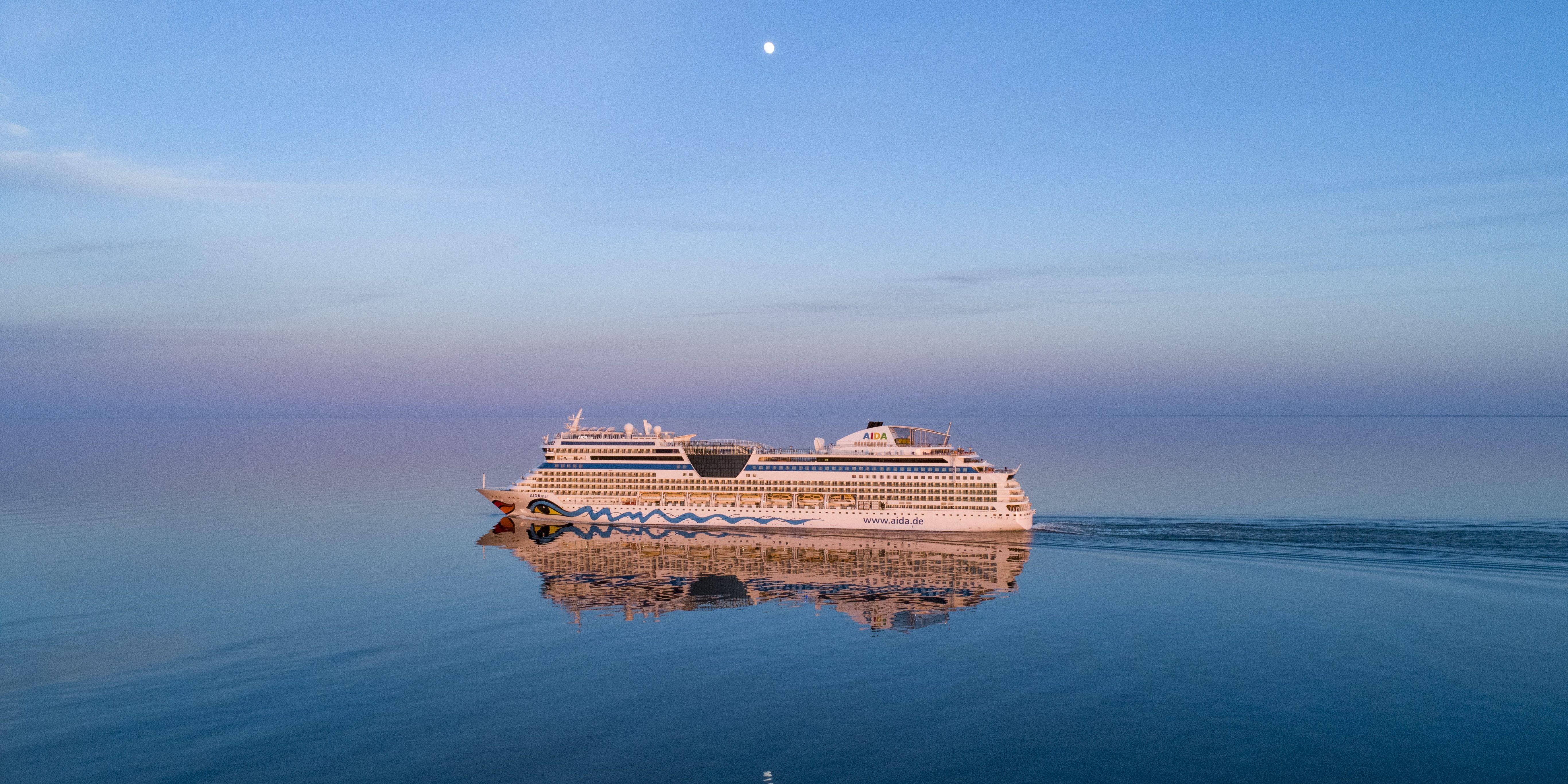 AIDAmar in Fahrt. (Foto: AIDA Cruises)