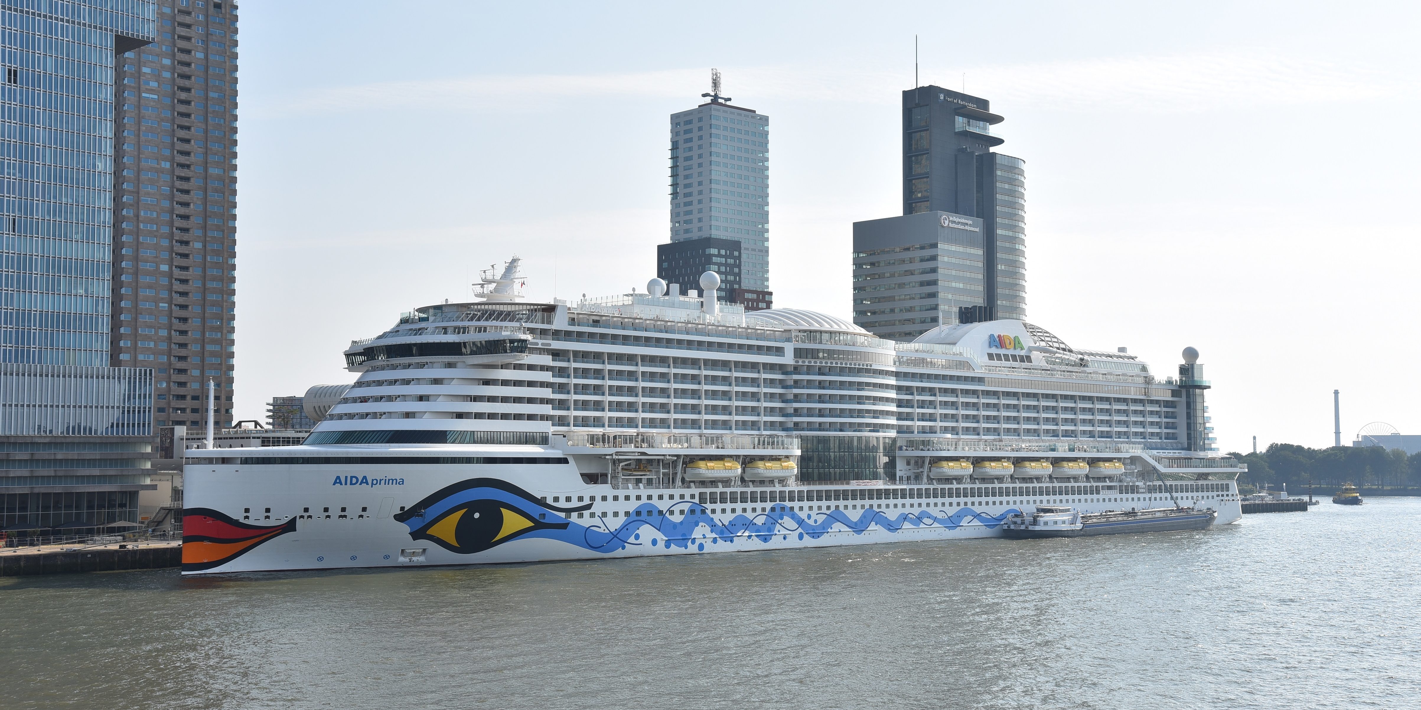 AIDAprima in Rotterdam. (Foto: AIDA Cruises)