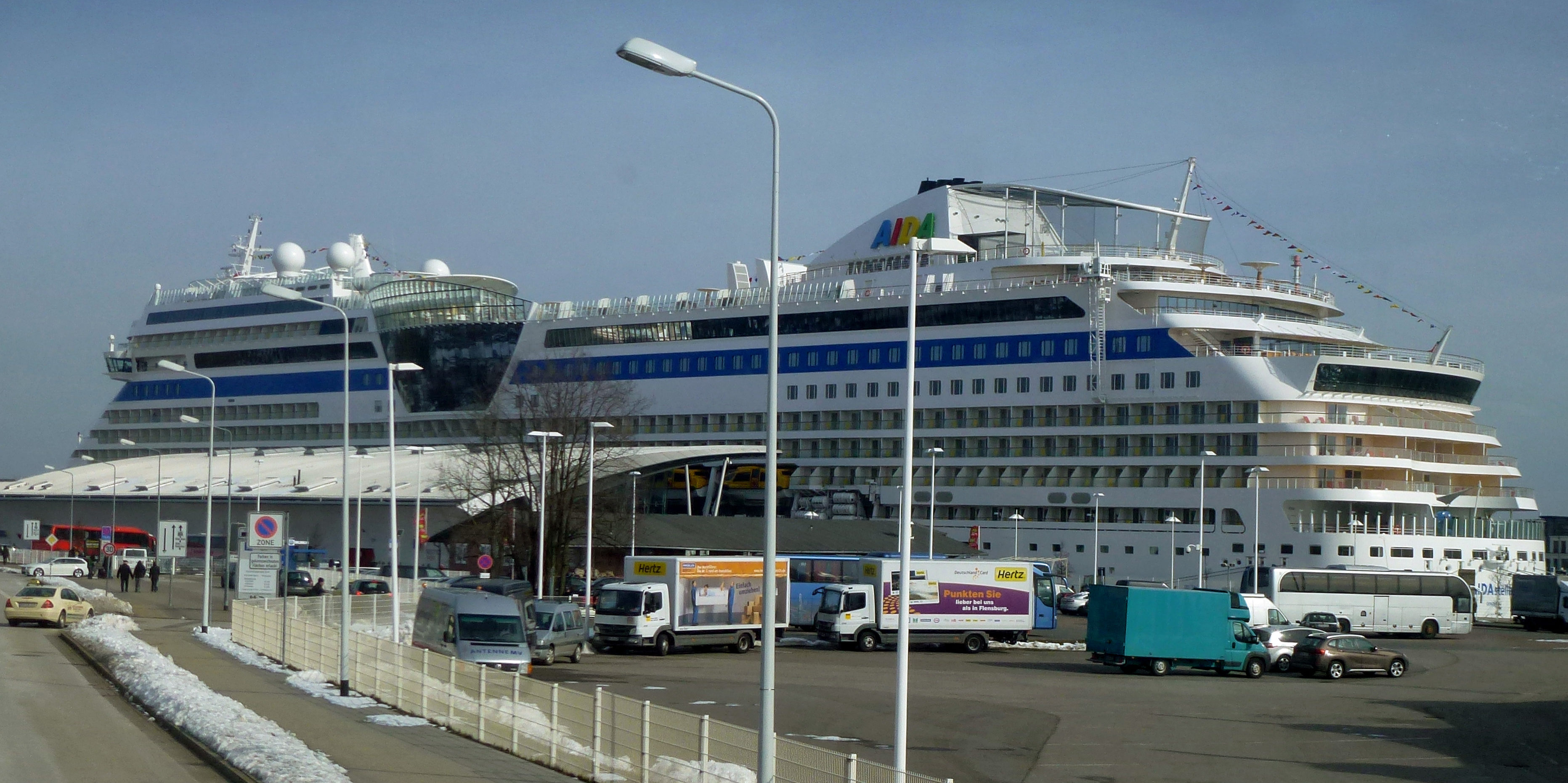 AIDAstella am 16. März 2013 in Warnemünde. (Foto: Steffen Gaux)