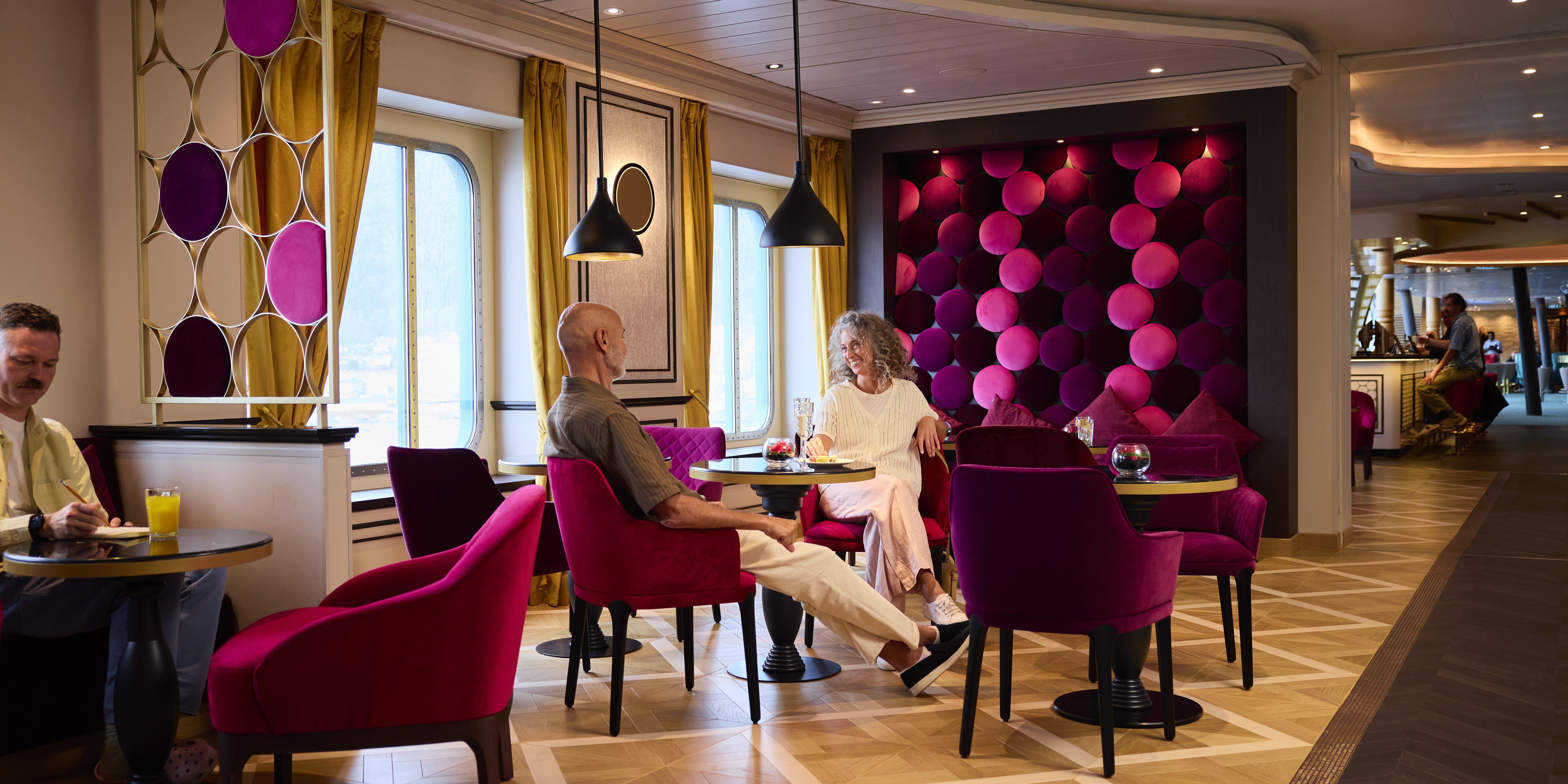 French Kiss Bar & Bistro. (Foto: AIDA Cruises)