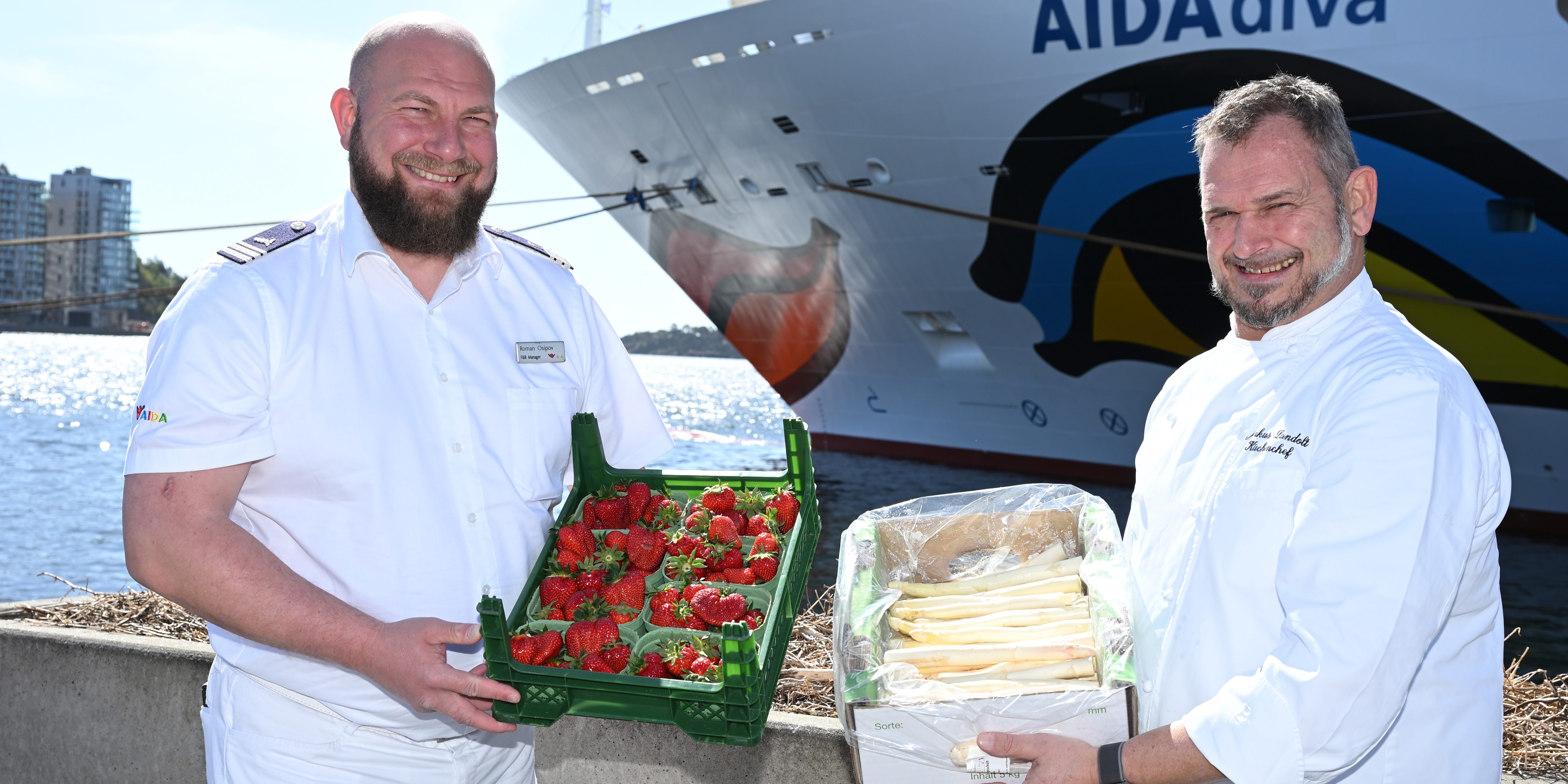Spargel und Erdbeeren an Bord von AIDA. (Foto: AIDA Cruises)